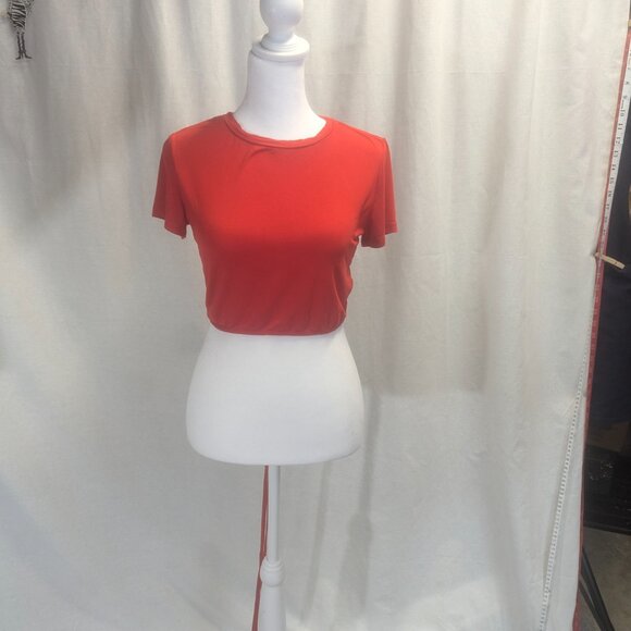 Blush Mark Size Medium Red Cropped Tee Tie-Back - Picture 11 of 13